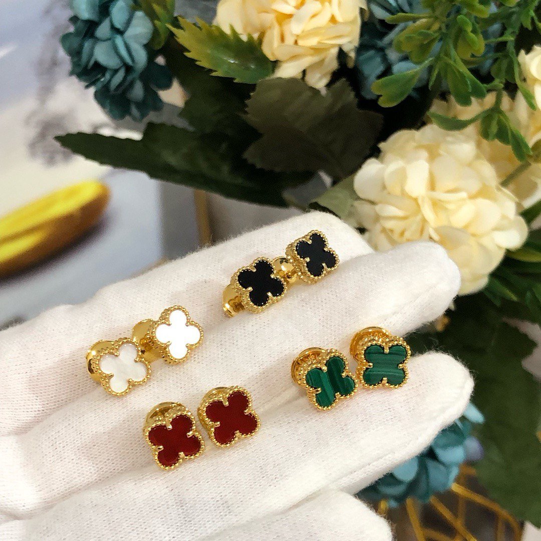 Clover Mini Studs - Imagen 2