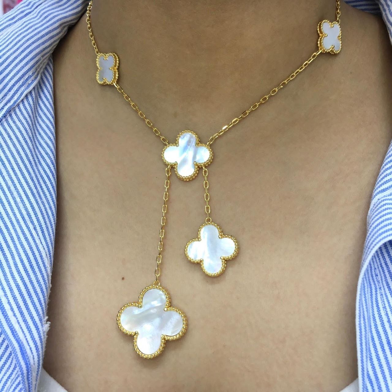 Collar Clover Exotic