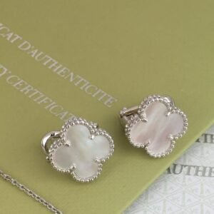 Clover Elegance Omega Silver